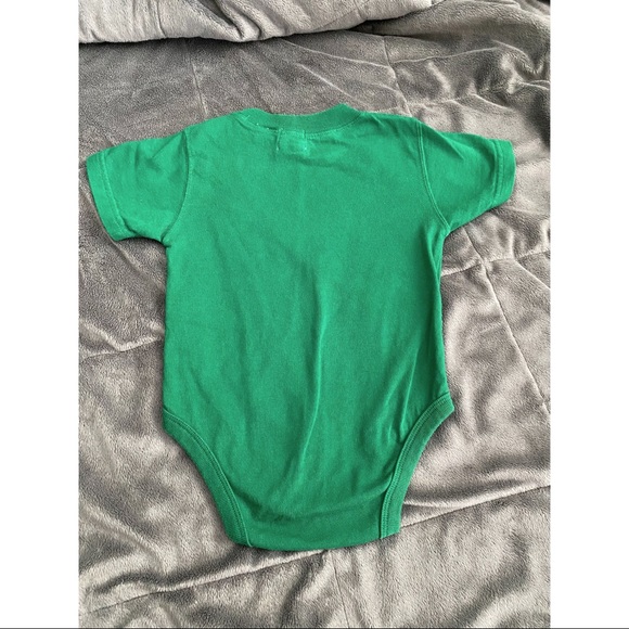 *SALE* Baby Gap Solid Green T-shirt Onesie 12-18M - Picture 3 of 3